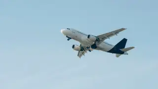 “Нас обманывают“: депутат сравнил цены на лоукостеры в Казахстане и Европе