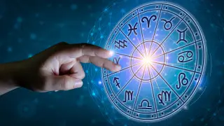 Гороскоп на сегодня: кому выпадет шанс исправить ошибку, а кто услышит важное признание