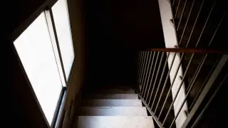 Убийство в подъезде: в Таразе пенсионер скончался от ножевых ранений