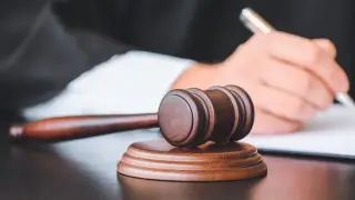 Ограбил девочку с нарушением слуха: подросток избежал наказания в Актобе