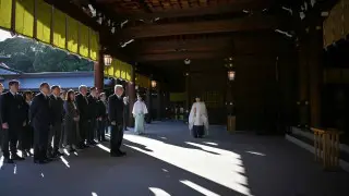 Токаев посетил храм Мэйджи Джингу