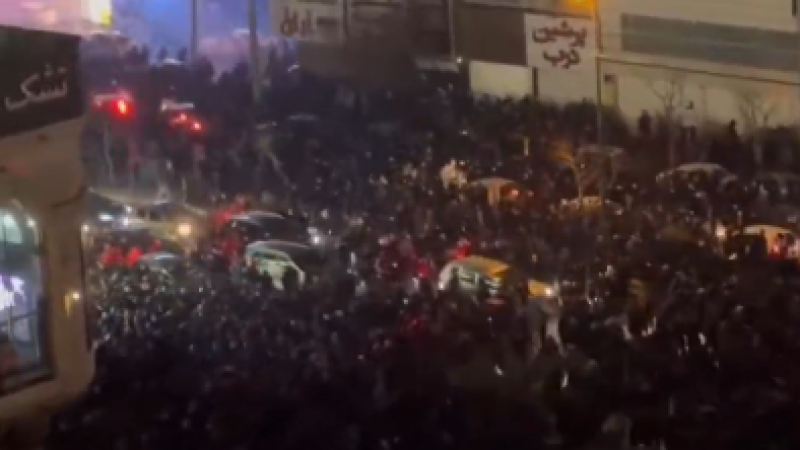 Кадр из видео: x.com/AlinejadMasih