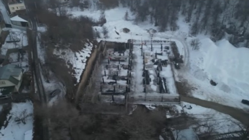 Фото стройки в микрорайоне "Актобе". Кадр из видео