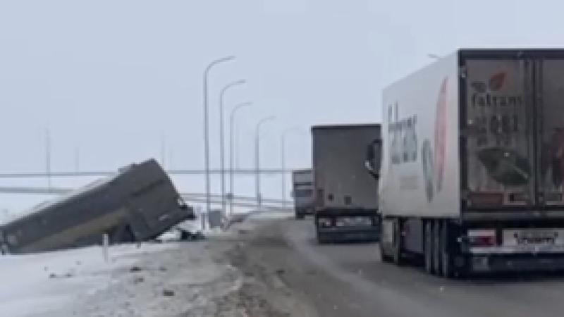 Кадры из видео