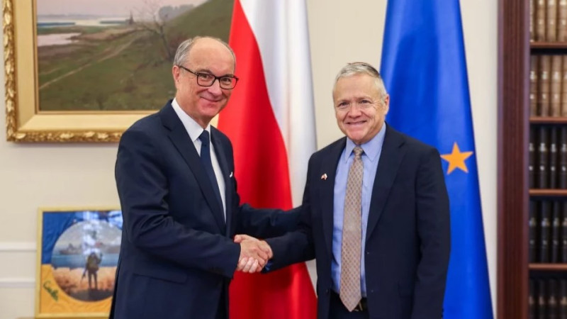 Влодзимеж Чажастый и Том Роуз. Фото: x.com/USAmbPoland