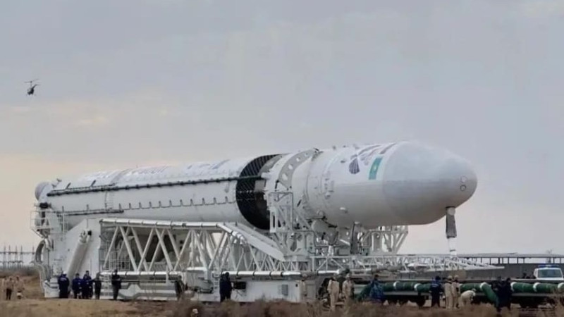 "Роскосмос"