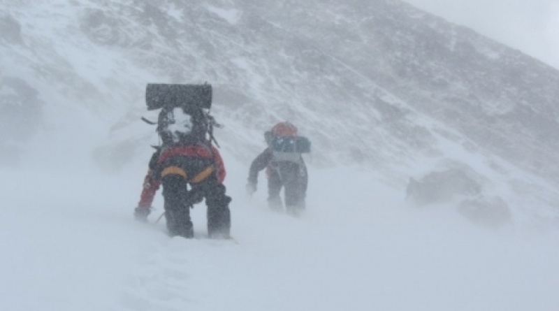 Strong wind at 6,600m. Photo courtesy of Maksut Zhumayev