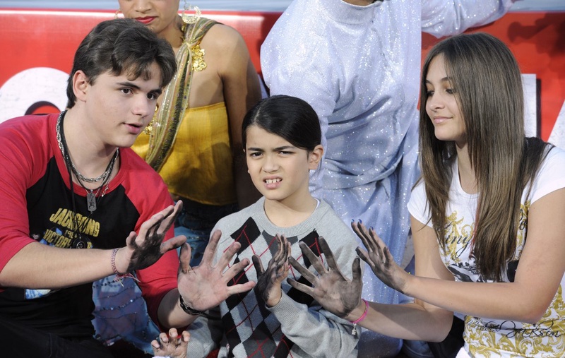 Michael Jackson's children (L-R) Prince, Blanket and Paris. ©REUTERS/Phil McCarten