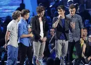 British band One Direction tops MTV video awards 