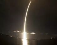 SpaceX capsule completes successful first mission 