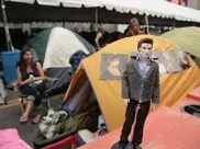 'Twilight' fans camp out for vampire farewell 