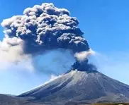 Mount Tongariro volcano erupts in New Zealand 