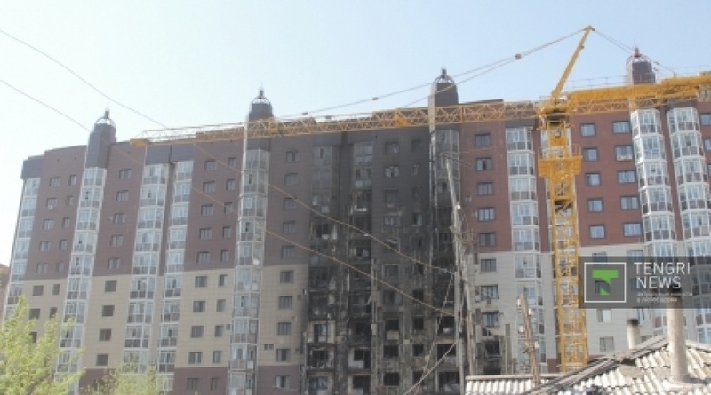 Bereke residential complex the next day after the fire. Photo by  Danial Okassov©