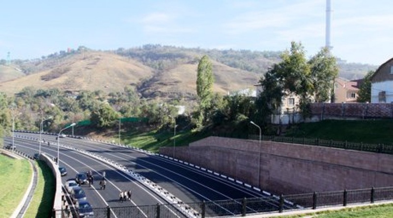 Eastern Bypass Road in Almaty. Photo by Yaroslav Radlovskiy©