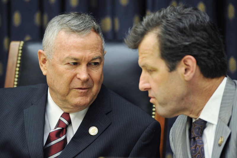 US Congrassman Dana Rohrabacher (R-CA) (L). ©REUTERS/Jonathan Ernst