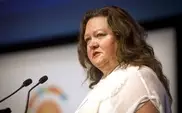 Billionaire Rinehart 'offered daughter $300 mln to end feud' 