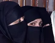 Strong youth support for sharia in Pakistan: survey 