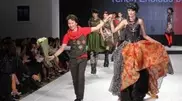 Kazakhstan designer presents glamorous military collection