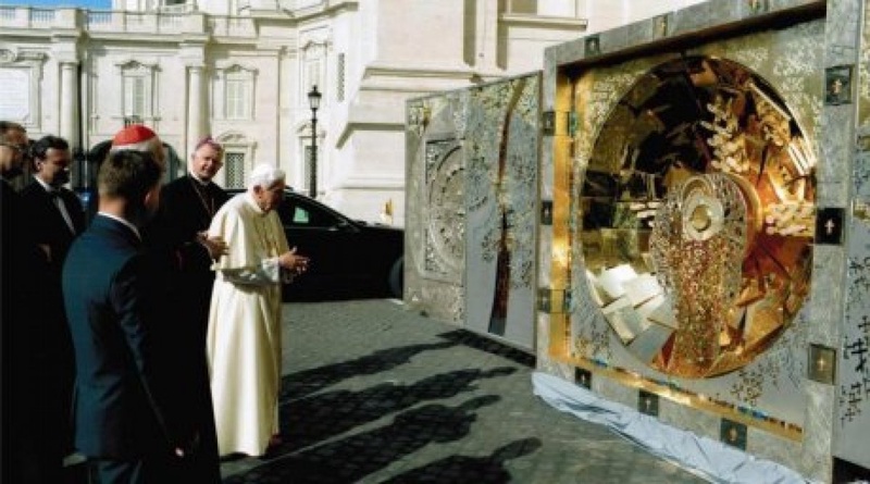 Pope Benedict XVI blesses The Star of Kazakhstan altar. Photo courtesy of wordpress.com