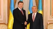 Kazakhstan’s President Nazarbayev meets his Ukrainian counterpart Yanukovich 