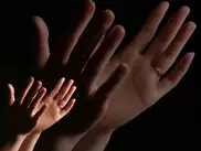 You clap, so I clap: Peer pressure drives applause 