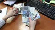 Kazakhstan poised to put ceiling on salaries