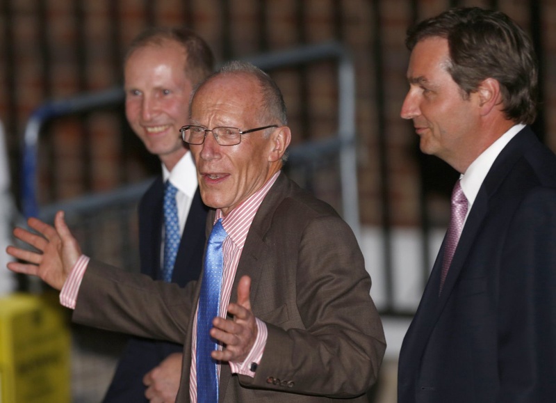 Doctor Marcus Setchell (C), who led the medical team that helped Catherine, Duchess of Cambridge deliver a baby boy. ©Reuters/Andrew Winning