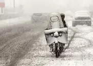 Surprise snowstorm traps thousands of Iranians