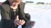 83yo Kazakh man crushes rocks with his bare hands