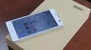 Kazakhs release Zerde smartphone in China