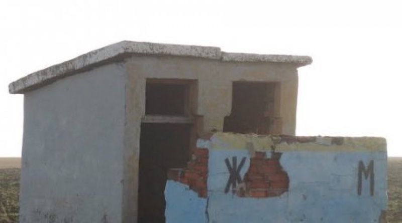 Roadside restroom. Photo a courtesy of images.esosedi.ru