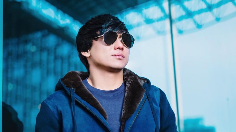 Kazakh pop star Kairat Nurtas arrested after airplane incident: 05 July ...