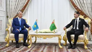 Tokayev meets with President of Turkmenistan