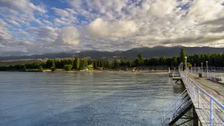 Thick smoke at Issyk-Kul harms tourists, residents complain