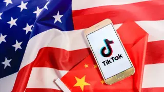 Trump signs order allowing Americans to buy TikTok