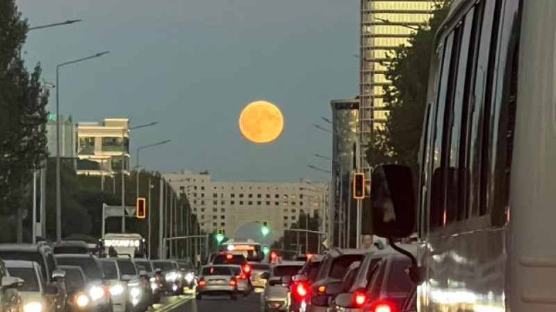 Supermoon. Astana. 2024