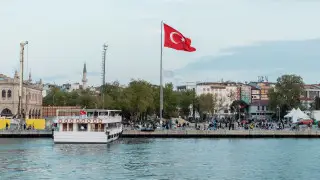 Erdogan signs new law: who can now work in Turkey without a special permit