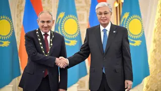 Tokayev awards Armenia’s prime minister Kazakhstan’s highest state honor