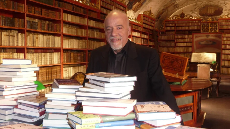 instagram.com/paulocoelho