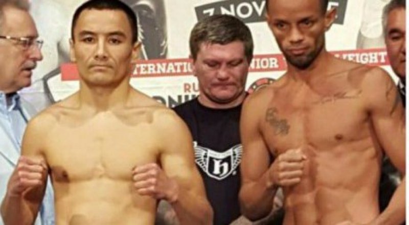 Жанат Жақиянов пен Йонфрес Парехо. © vk.com/kazboxing