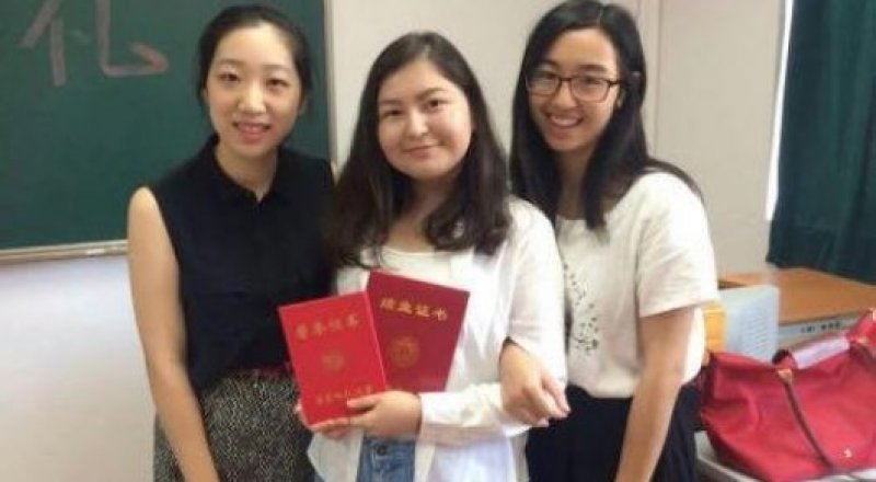 Фарида Төлеубаева (ортасында) © pavlodarnews.kz