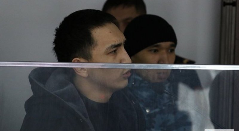 Манарбек Өтеуов сот залында. © azh.kz