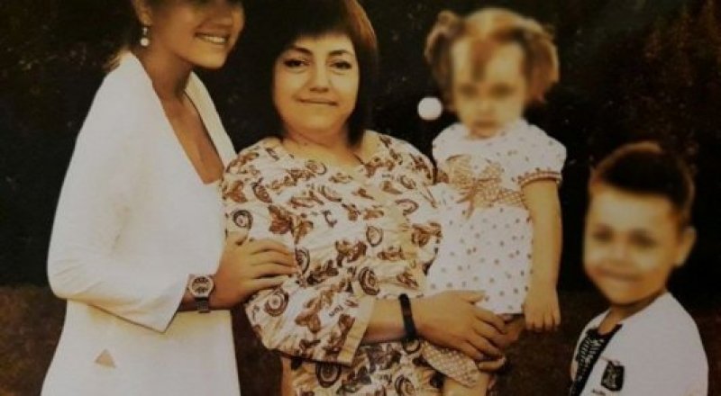 Ольга Зверева балаларымен