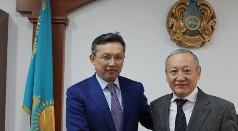 Қаржы министрі Бақыт Сұлтанов пен Әнуар Жұмаділдаев. © Twitter.com/mf_kz