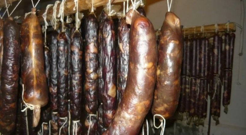 Помпамен есектің ішегін сорды