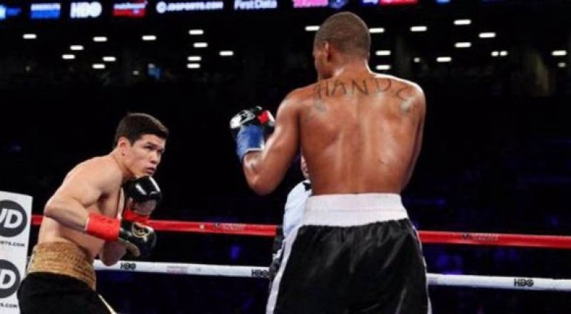 Данияр Елеусінов. © twitter.com/MatchroomBoxing