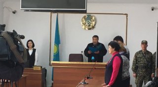 Сот залынан. © Tengrinews.kz