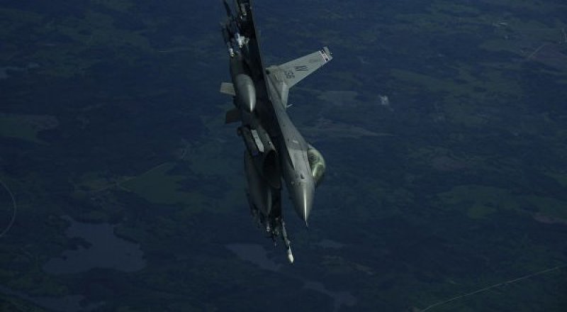 F-16 жойғыш ұшағы. © U.S. Air Force photo by Staff Sgt. Jonathan Snyder