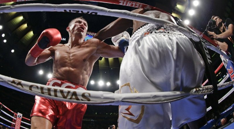 Головкин Роллспен жұдырықтасып жатқан сәт. © vk.com/ggolovkin