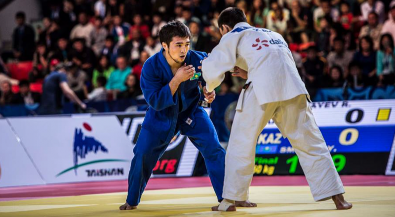 Елдос Сметов (көкте). © olympic.kz